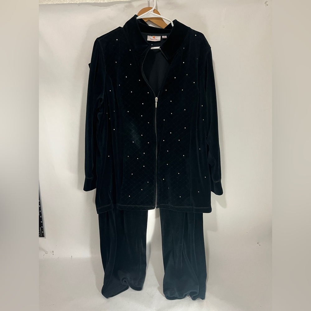 Quacker Factory Black Velour Tracksuit 2X